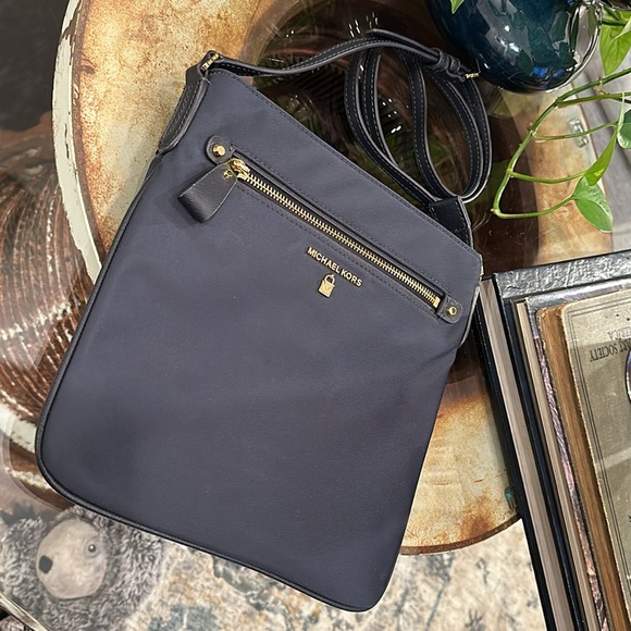 Michael Kors Kelsey Crossbody ADMIRAL Dark Navy crossbody - Picture 6 of 13